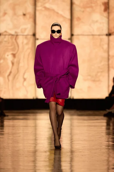 Look 17
